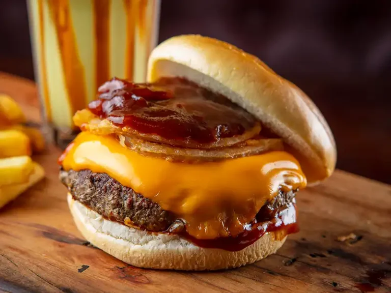 Burger in Tabasco Fire - Tipo Prime Burger & Pizza